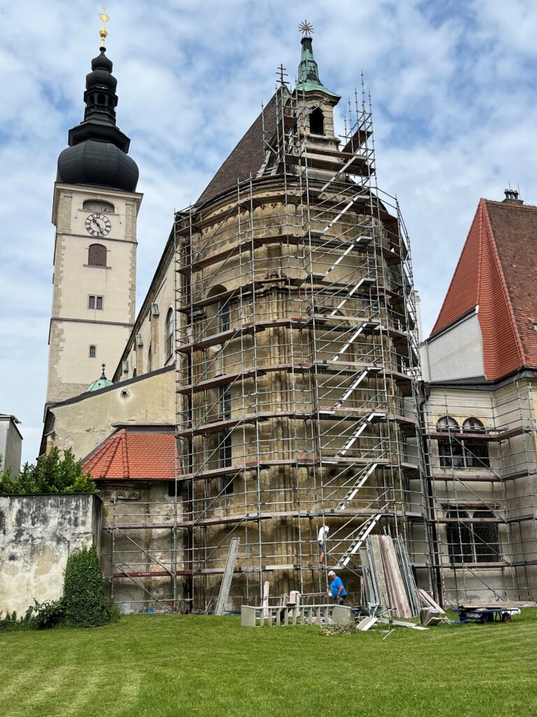 Apse scaffolding