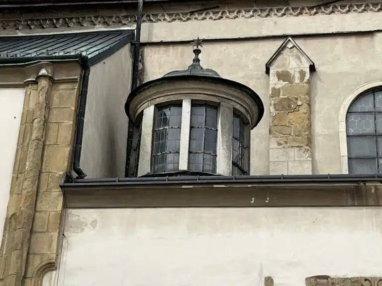 Apsistürmchen an der Südfassade des Doms St. Pölten